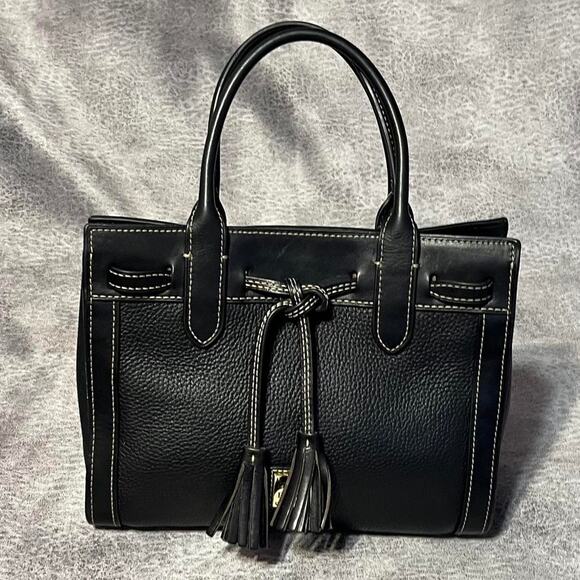 Dooney & Bourke Handbags - Dooney bourke handbag black pebble leather purse